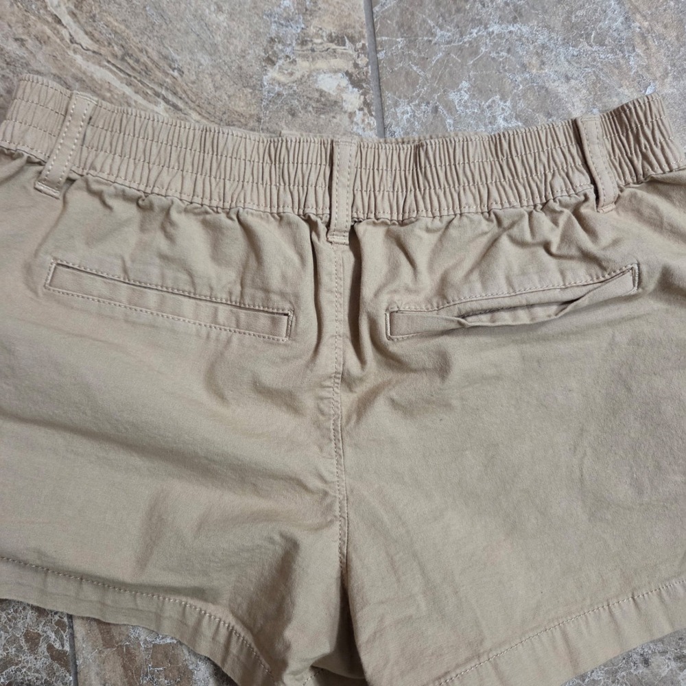 Women's So Cargo Shorts in Tan and Green - Picture 10 of 12